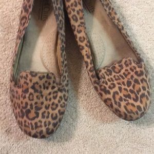 Leopard flats 9.5